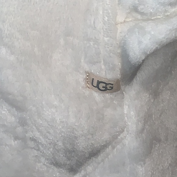 UGG BRAND NEW SIZE MEDIUM MIRANDA GORGEOUS WHITE HOODED FLEECE ROBE - Picture 5 of 13